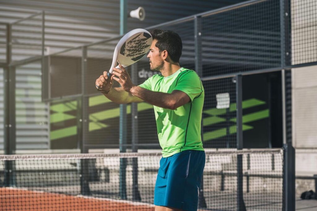 7 Manfaat Main Padel yang Harus Kamu Tau, Olahraga Kekinian yang Bikin Sehat 3 pembakaran kalori main padel untuk menurunkan berat badan